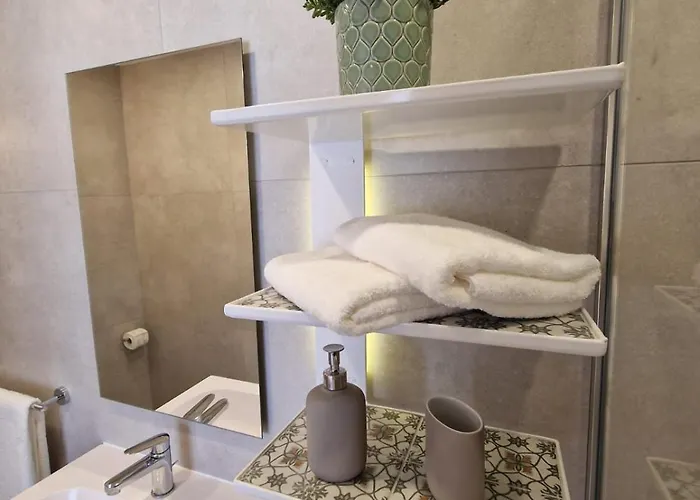 North By Petitchic 梅利哈